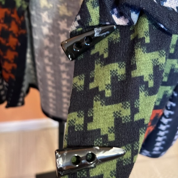 Abstract colorful quarter sleeve jacket - Picture 8 of 8